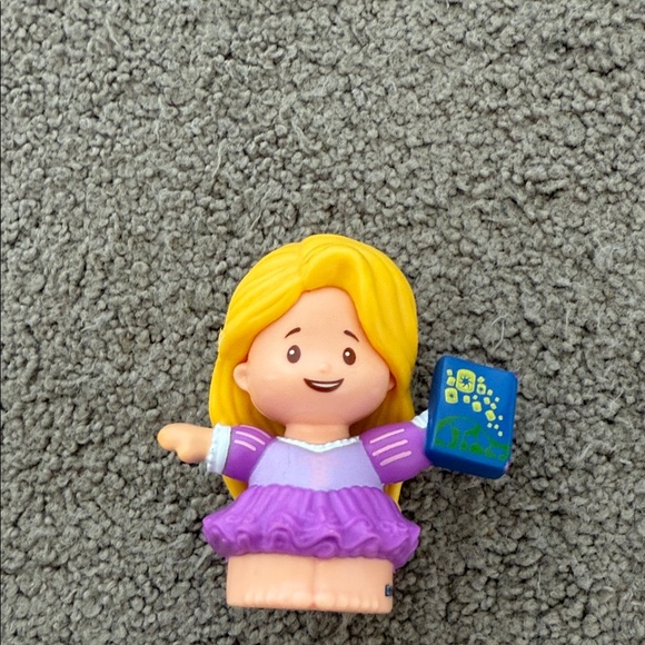 Colorful Princess Mini Doll Set - Picture 7 of 16